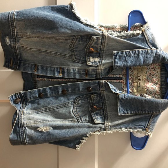 Distressed JEan Jacket - Picture 3 of 3